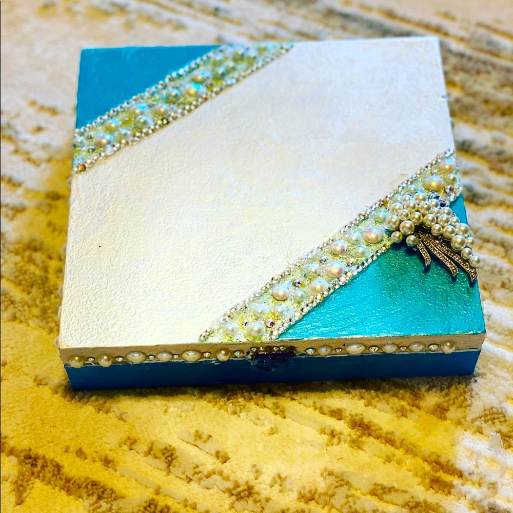 Tiffany blue cigar/decor box